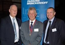 L to R: David Stuart-Watt, President of Roads Australia; Ken Mathers; and Phil Williams, Director Strategic Consulting, Parsons Brinckerhoff.