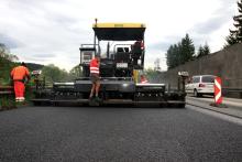 Strabag used a BOMAG BF800C paver