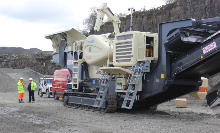 Metso Lokotrack LT120(TM) mobile jaw crusher plant at Northfield Quarry2.jpg