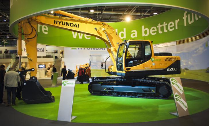 Hyundai 220LC-9 hybrid excavator