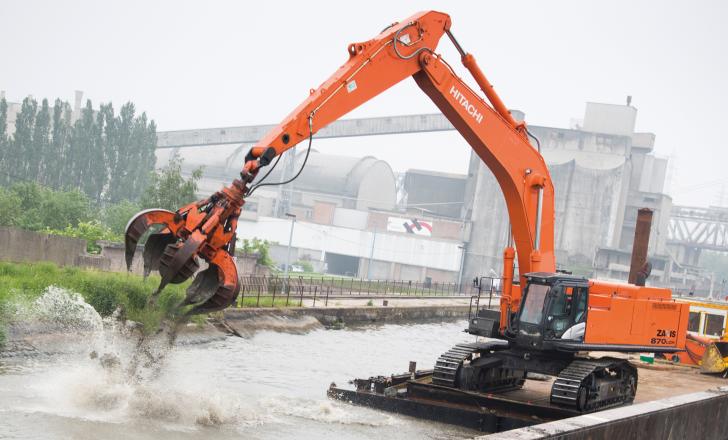 Hitachi’s ZX870LCH-5 excavator