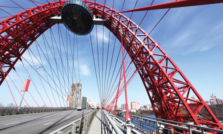 Zhivopisny Bridge in Moscow