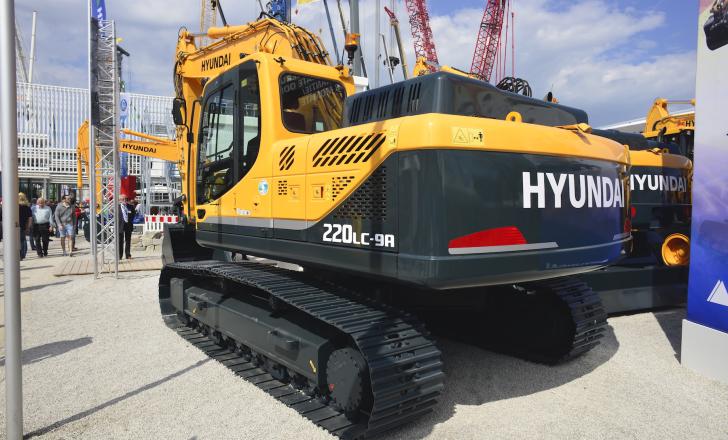 Hyundai R220-LC crawler excavator 