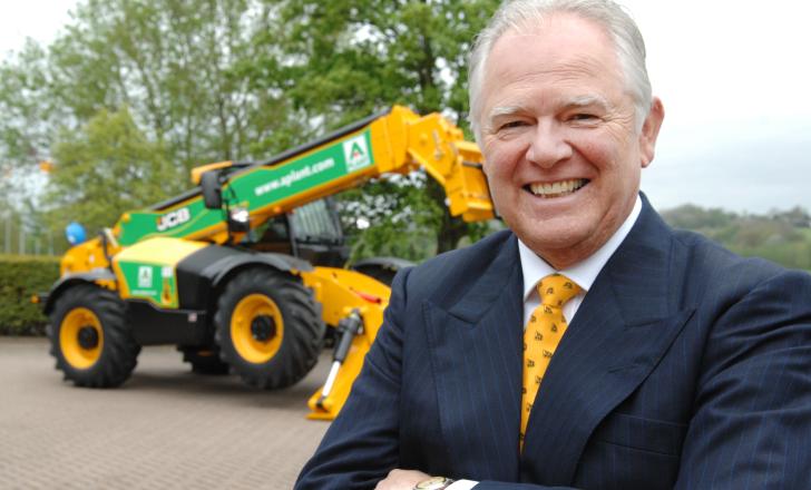 JCB CEO Alan Blake and A-Plant order machines